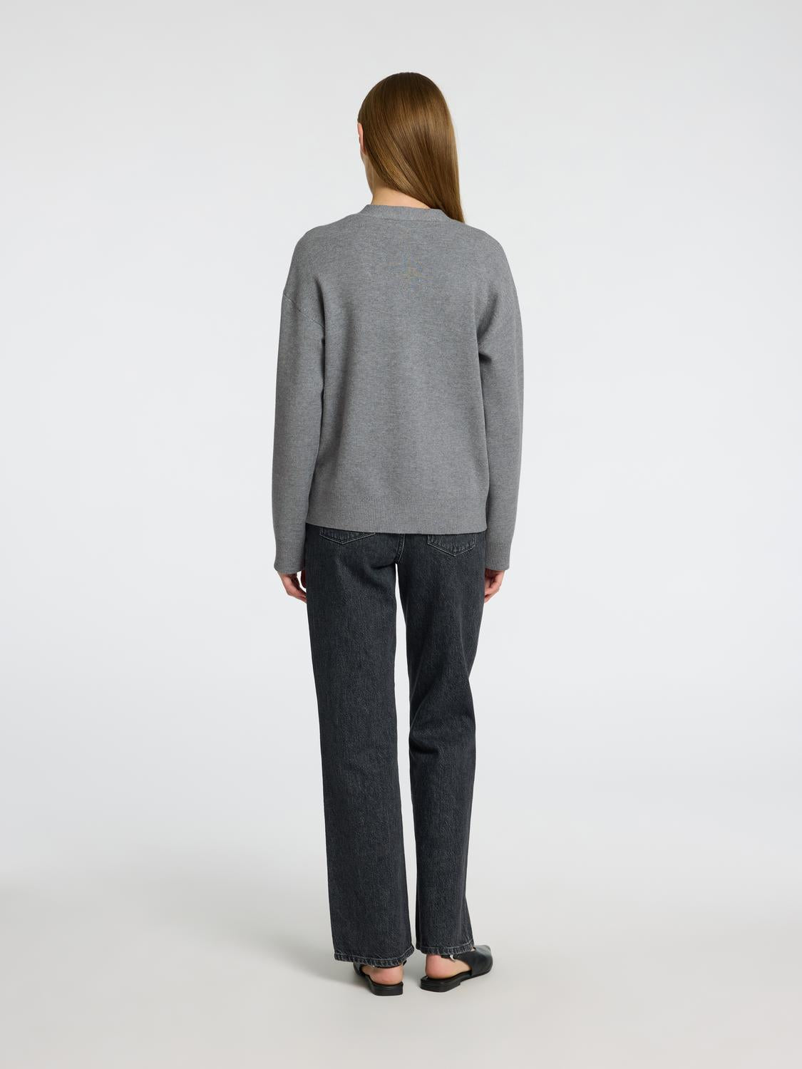model_shot-back